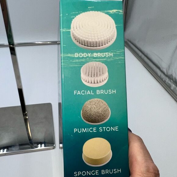 Pursonic Back, Body and Facial Cleansing Brush with Extending Handle - Picture 4 of 7